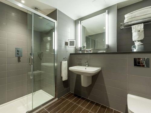 Habitación Executive Twin del hotel Mercure London Paddington. Foto 4