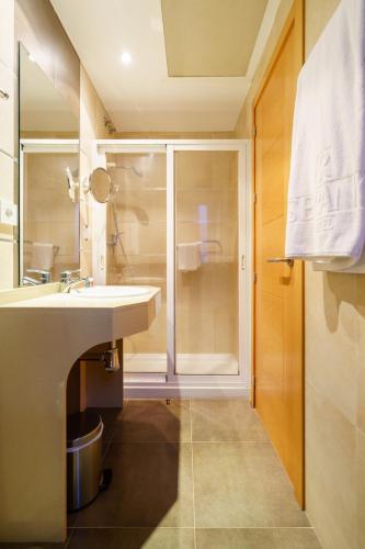 Habitación Doble del hotel Serrano. Foto 3