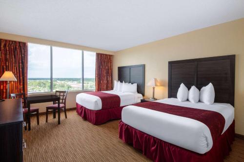 Habitación Tower Deluxe - 2 camas grandes del hotel Ramada Kissimmee Gateway