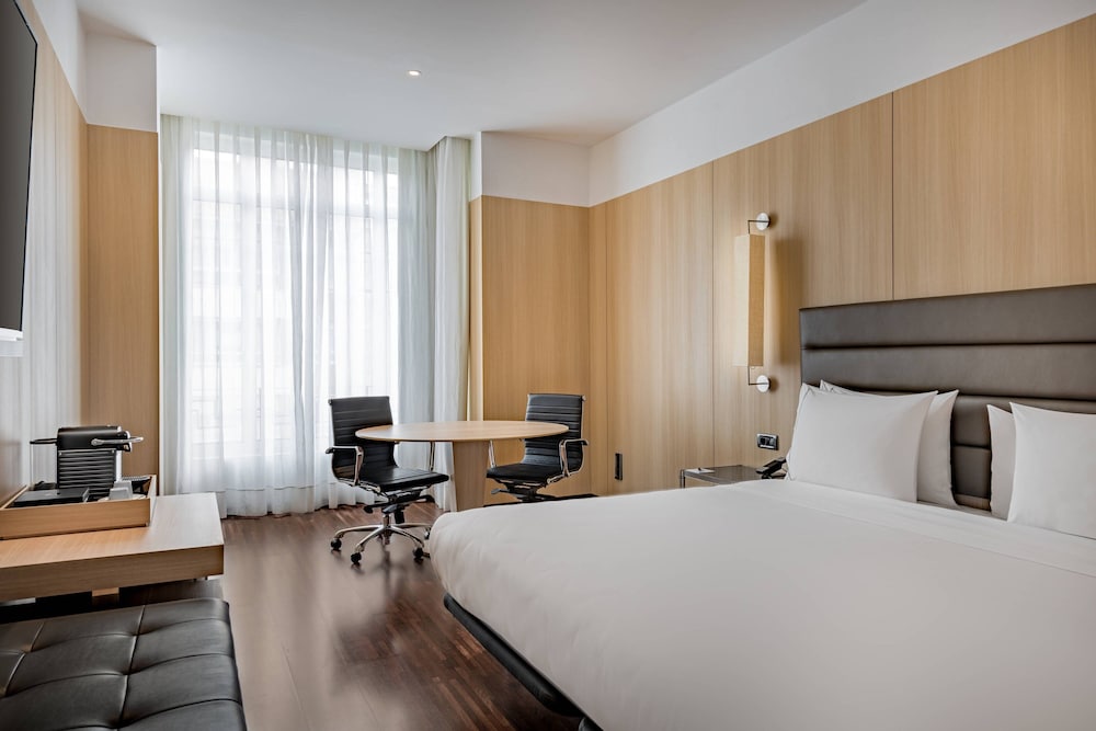 Habitación superior, 1 cama de matrimonio grande del hotel Ac Burgos By Marriott
