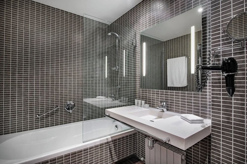 Habitación estándar, 1 cama de matrimonio del hotel Ac Burgos By Marriott. Foto 4