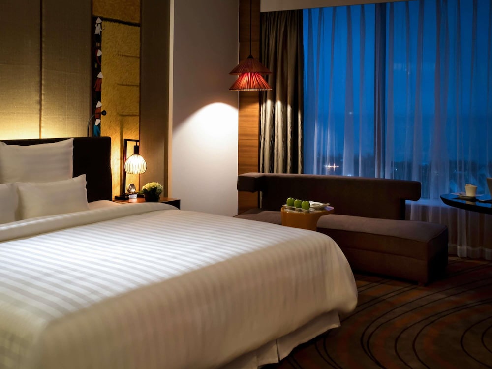 SUITE FAMILIAR, ACCESO AL SALÓN, 2 DORMITORIOS, DORMITORIO Y SALA DE ESTAR SEPARADOS del hotel Pullman Vung Tau. Foto 6