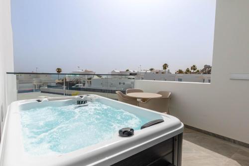 Suite con jacuzzi del hotel Luxury Hotel Royal Atlántico. Foto 1