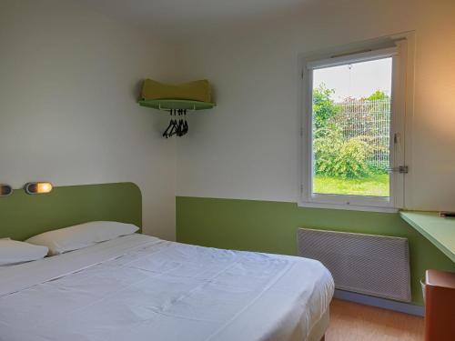 Habitación Doble con cama grande del hotel Ibis Budget Redon