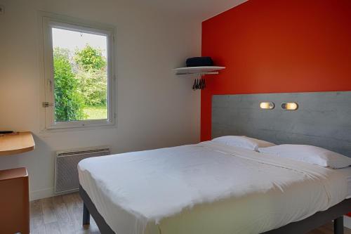 Habitación Doble con cama grande del hotel Ibis Budget Redon. Foto 2