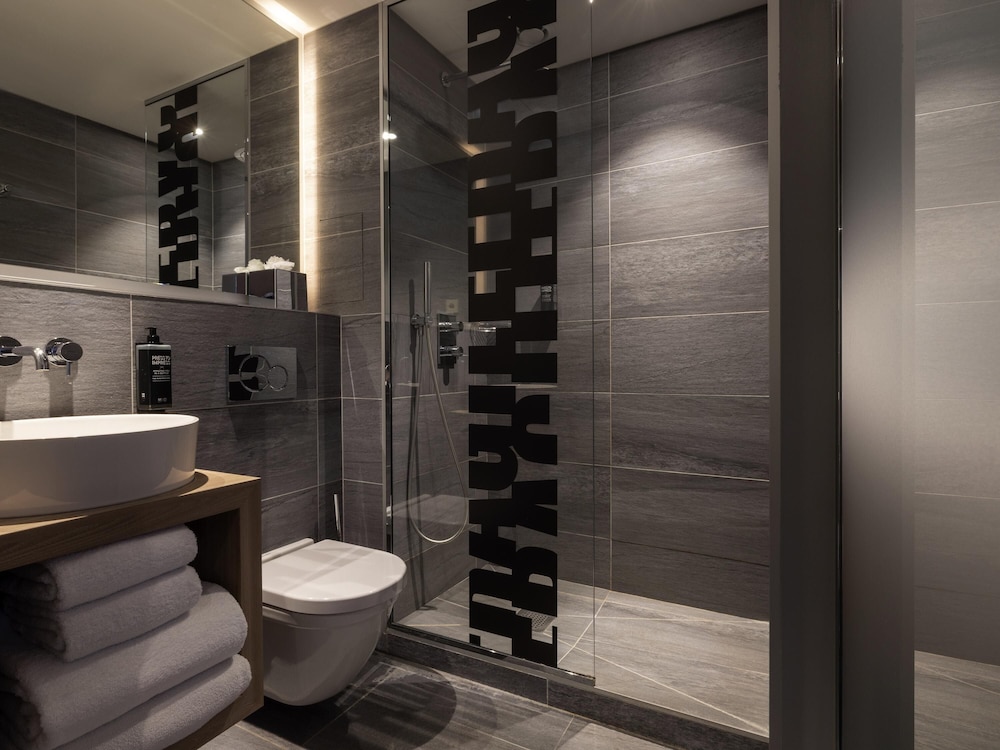 Habitación estándar con 2 camas individuales del hotel Ibis Styles Bourg La Reine. Foto 3