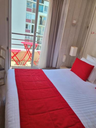 Habitación Doble Superior con balcón del hotel Le 209 Paris Bercy. Foto 2