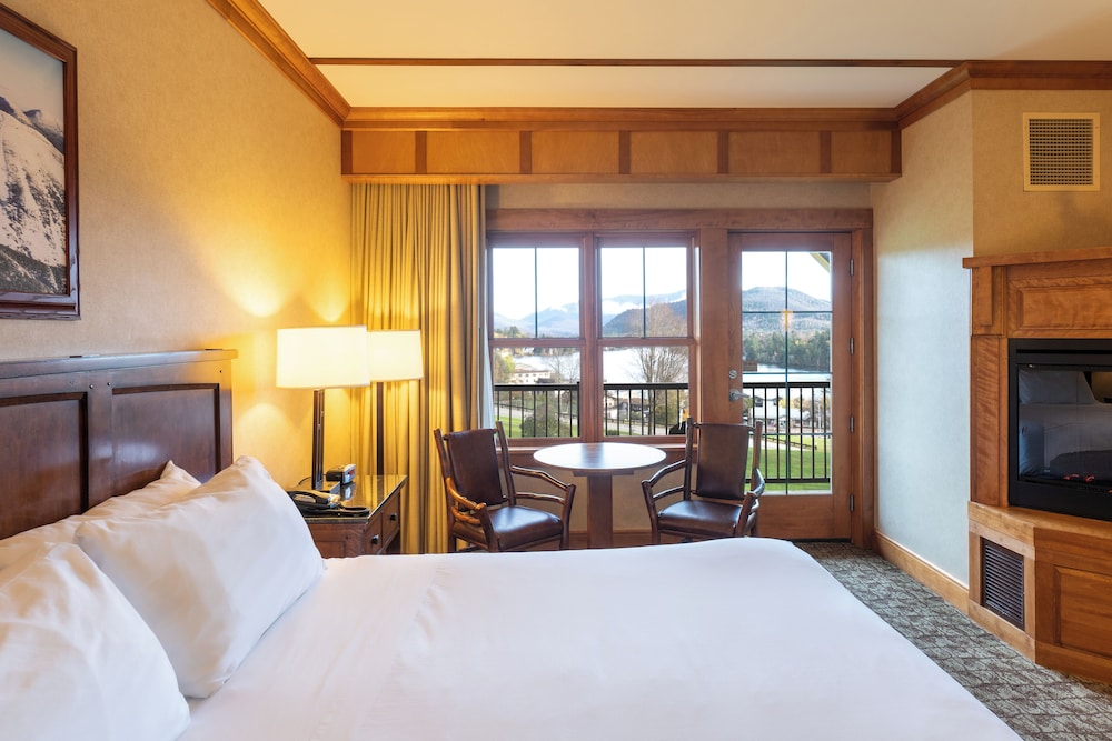 Habitación Premium, 1 cama de matrimonio grande, chimenea, vistas al lago del hotel Crowne Plaza Lake Placid Resort
