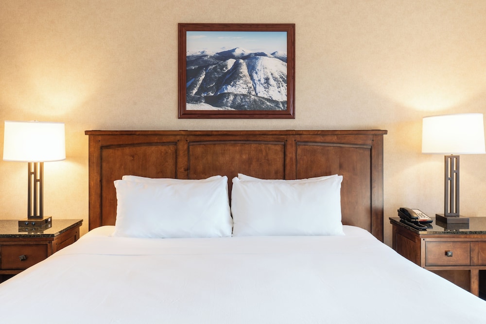 Habitación estándar, 1 cama de matrimonio grande del hotel Crowne Plaza Lake Placid Resort