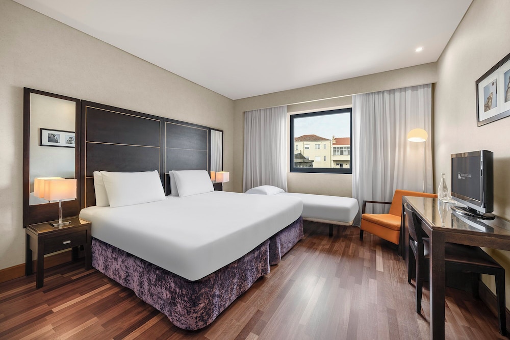 Habitación estándar con 1 cama doble o 2 individuales (With Extra Bed) del hotel Eurostars Das Artes. Foto 9