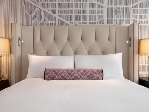 Suite Ambassador de 1 dormitorio - 1 cama extragrande del hotel Fairmont Washington, D.c., Georgetown