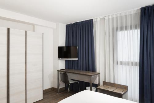 Habitación Doble Estándar del hotel Petit Palace Posada Del Peine. Foto 4