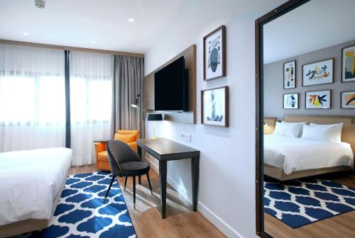Habitación Doble Estándar del hotel voco Madrid - Las Tablas by IHG. Foto 3
