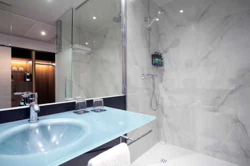 Habitación doble Premium 1 Cama doble del hotel voco Madrid - Las Tablas by IHG. Foto 13