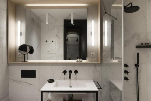Habitación Cuádruple del hotel Icon Wipton. Foto 9