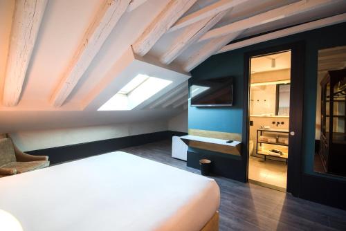 Habitación Triple del hotel Icon Wipton. Foto 6