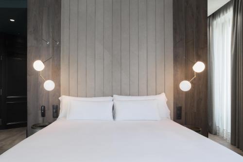 Habitación Doble Superior con Balcón del hotel Icon Wipton. Foto 8