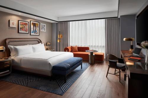 Habitación Grande con cama extragrande del hotel The Ritz-Carlton New York, Westchester. Foto 1