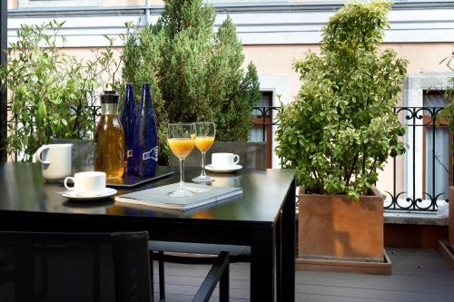 Habitación Doble Deluxe con terraza del hotel Eurostars Casa De La Lírica. Foto 2