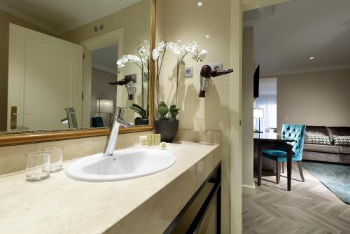 Habitación Deluxe del hotel Eurostars Casa De La Lírica. Foto 4