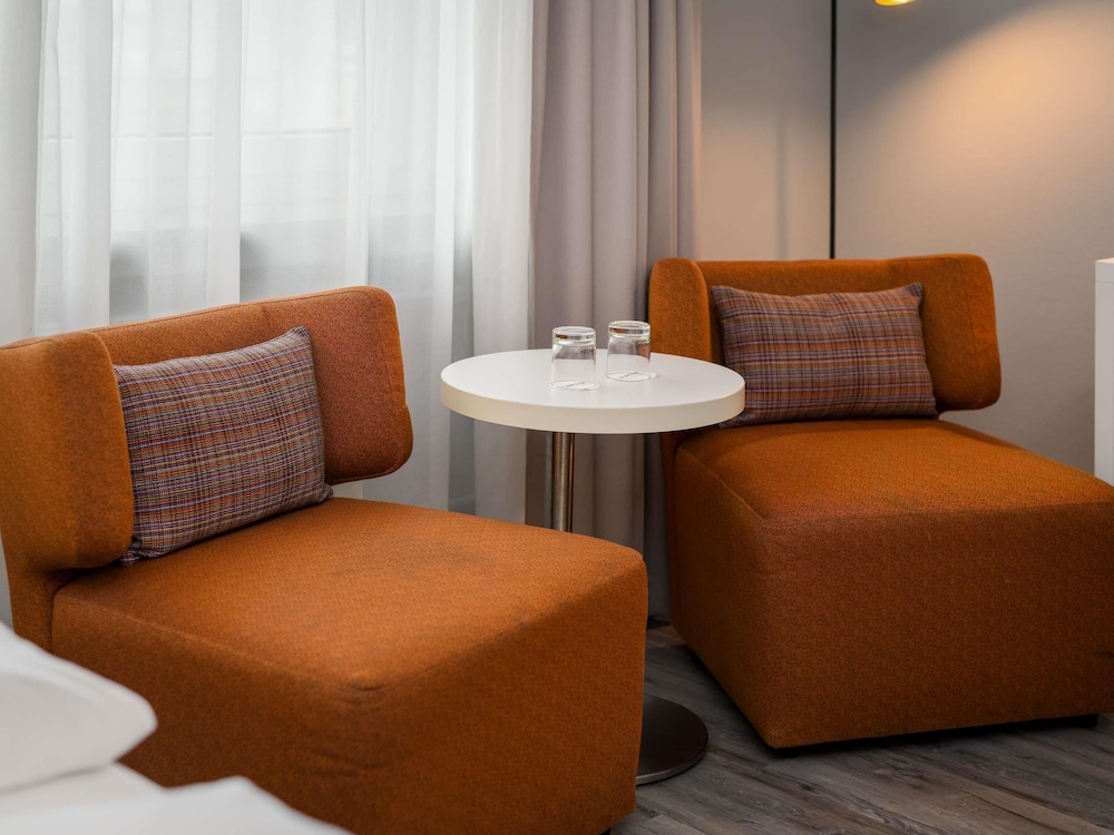 Habitación Estándar con cama Queen del hotel Mercure Dortmund Centrum. Foto 5
