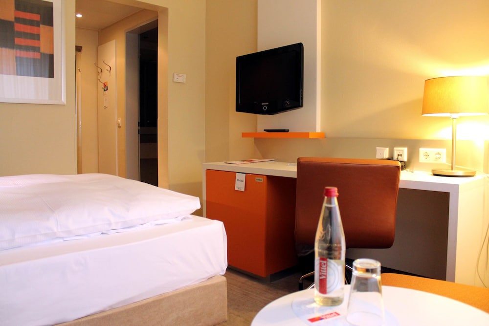 Habitación Estándar con cama Queen del hotel Mercure Dortmund Centrum. Foto 8