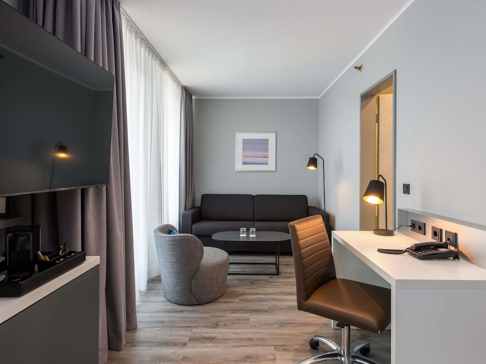 Habitación Privilege con cama king del hotel Mercure Dortmund Centrum. Foto 5