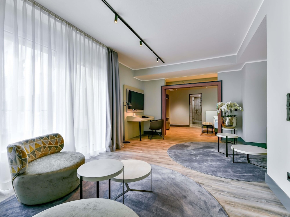 Suite Ejecutiva con cama King del hotel Mercure Dortmund Centrum. Foto 5