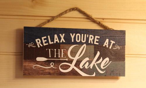 Estudio con cama extragrande del hotel Sundowner On Lake George. Foto 2