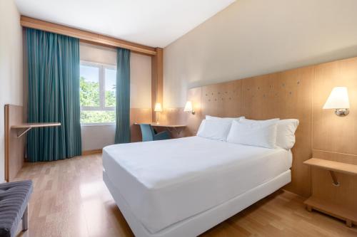 Habitación Doble Estándar - 2 camas del hotel Crisol Leganés. Foto 9