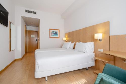 Habitación Doble Estándar - 2 camas del hotel Crisol Leganés. Foto 14