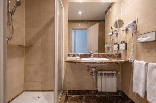 Habitación Doble Estándar - 2 camas del hotel Crisol Leganés. Foto 16