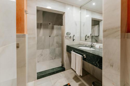 Habitación Doble con vistas al mar - 2 camas del hotel R2 Rio Calma Spa and Conferencce. Foto 12