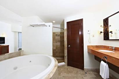 Habitación doble Lujo Club del hotel Sandos Caracol Nature Resort and Water Park All Inclusive. Foto 2