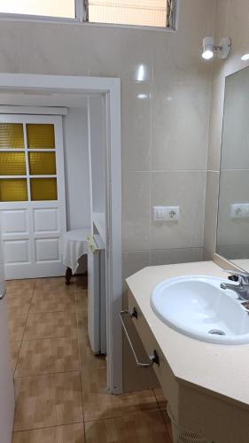 Habitación Doble Económica del hotel Casa Del Sol. Foto 12