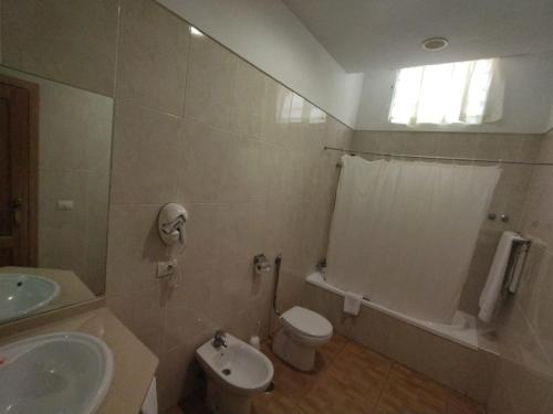 Habitación Doble Económica del hotel Casa Del Sol. Foto 3