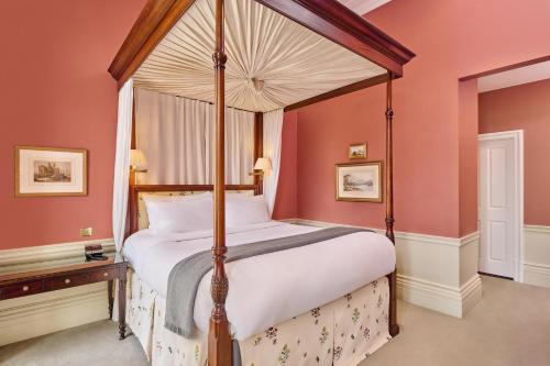 Suite con balcón del hotel Roseate House London. Foto 3