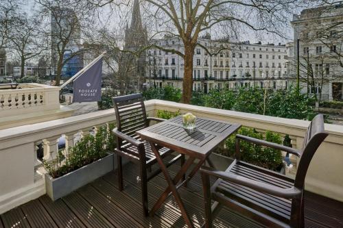 Suite con balcón del hotel Roseate House London. Foto 4