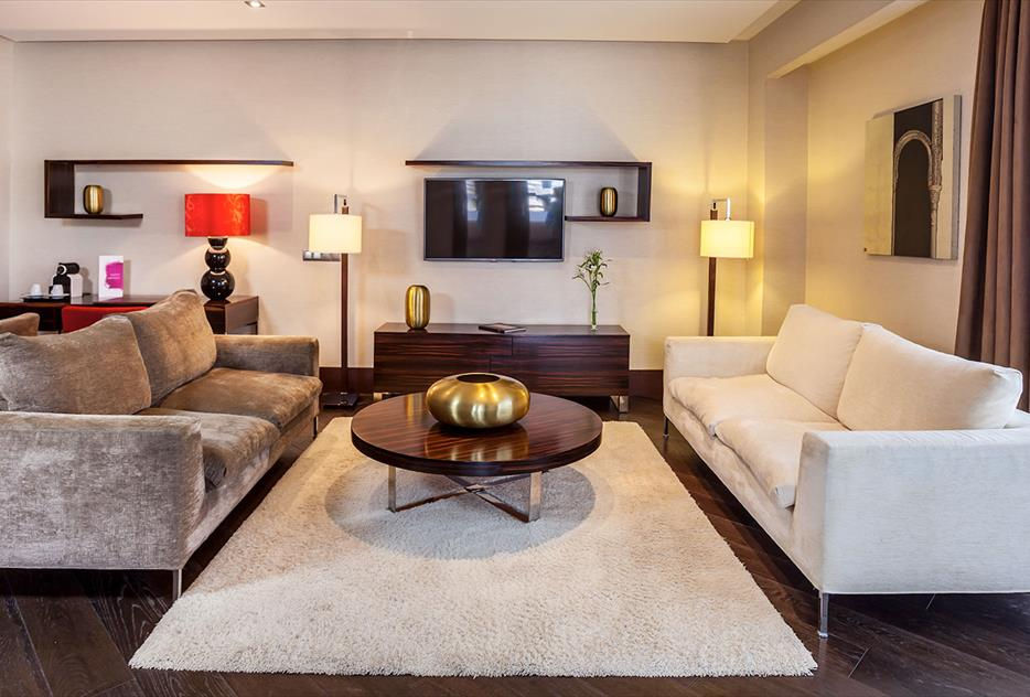 Suite Vista Panorámica Jacuzzi del hotel Barceló Granada Congress. Foto 1