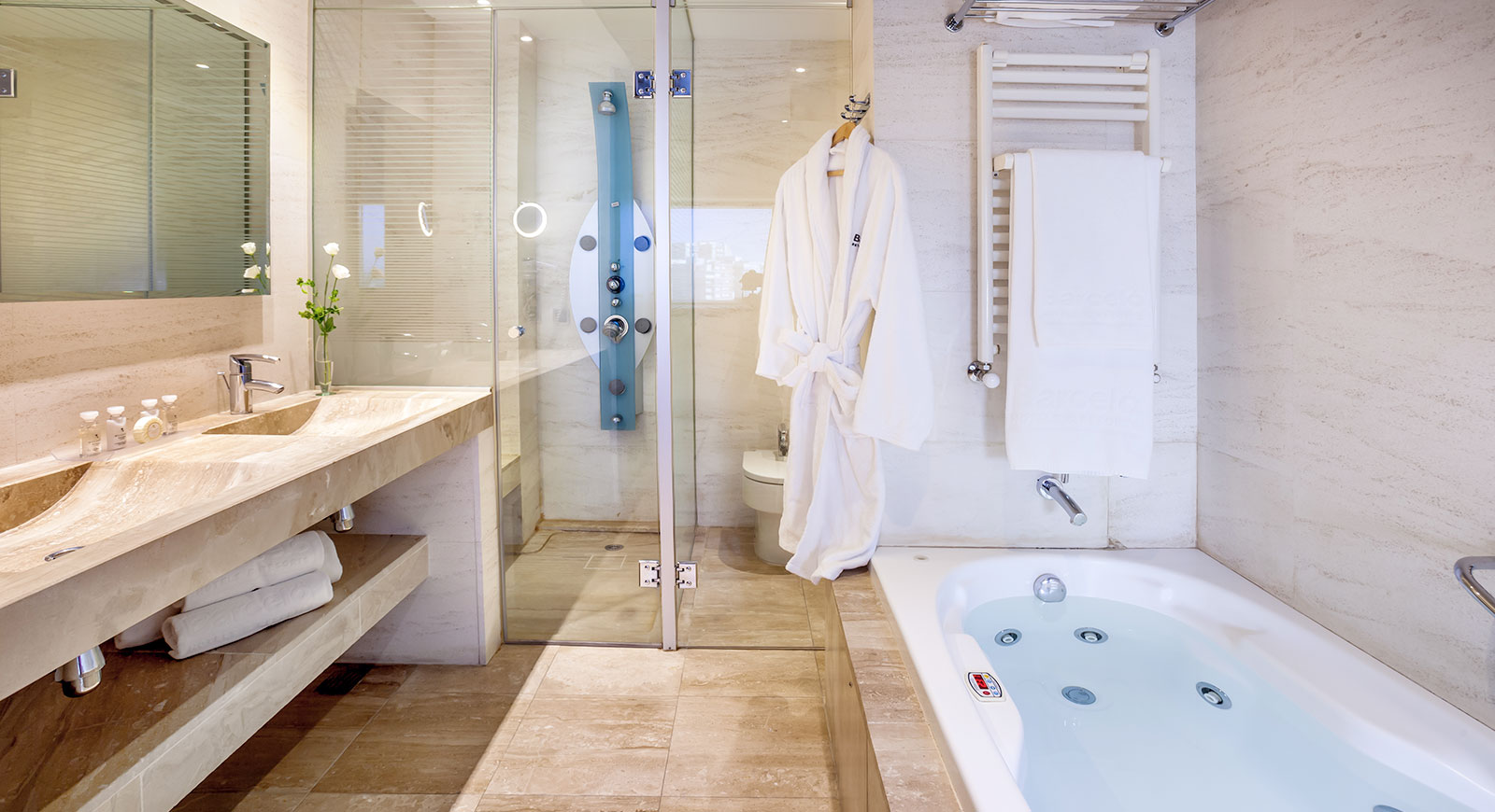 Suite Master del hotel Barceló Granada Congress. Foto 1