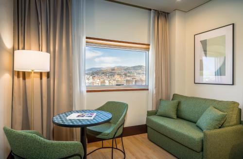 Habitación Deluxe con vistas del hotel Barceló Granada Congress. Foto 1