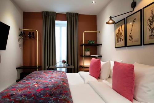 Dos habitaciones adyacentes del hotel Maxim Quartier Latin