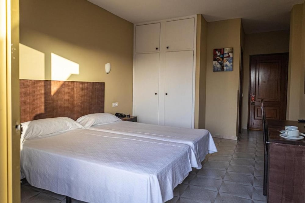 Habitación estándar doble, 2 camas individuales del hotel Aeropuerto Sur. Foto 8