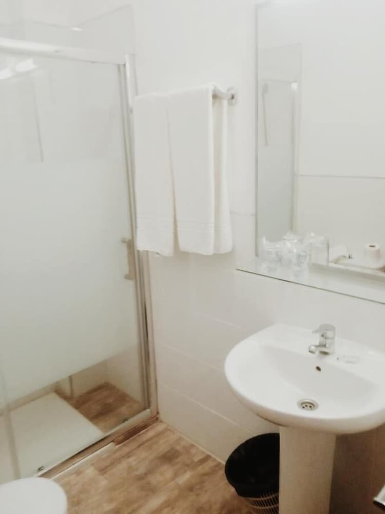 Habitación estándar doble, 2 camas individuales del hotel Aeropuerto Sur. Foto 12