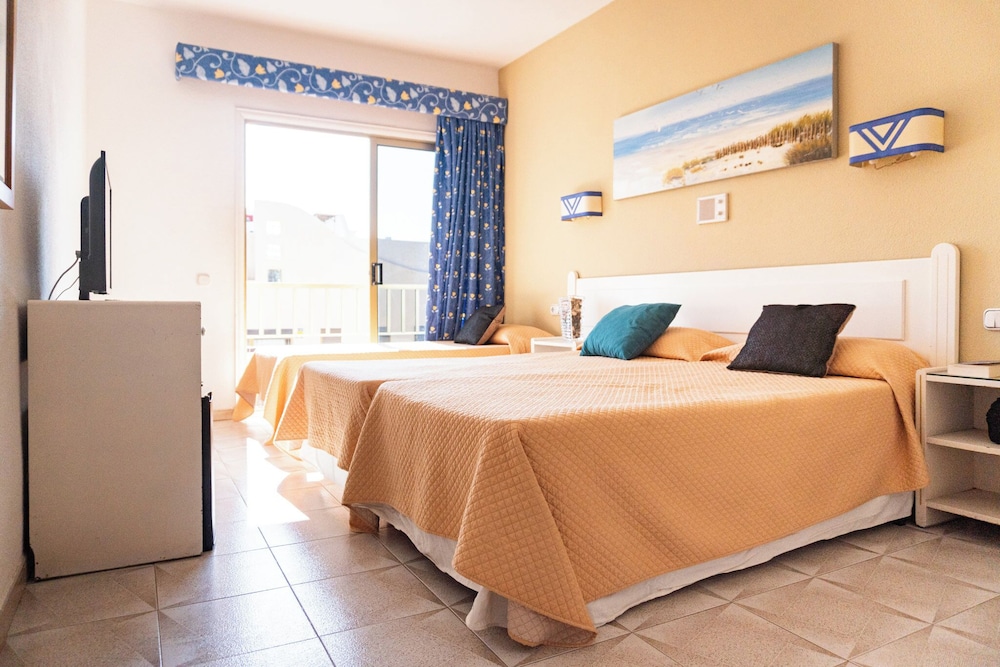 Habitación triple estándar, 3 camas individuales del hotel Aeropuerto Sur
