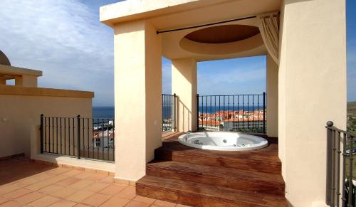 Villa Deluxe Solarium con vistas al mar del hotel Vincci Selección La Plantación Del Sur. Foto 7