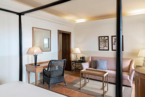 Villa de lujo con jardín privado del hotel Vincci Selección La Plantación Del Sur. Foto 1