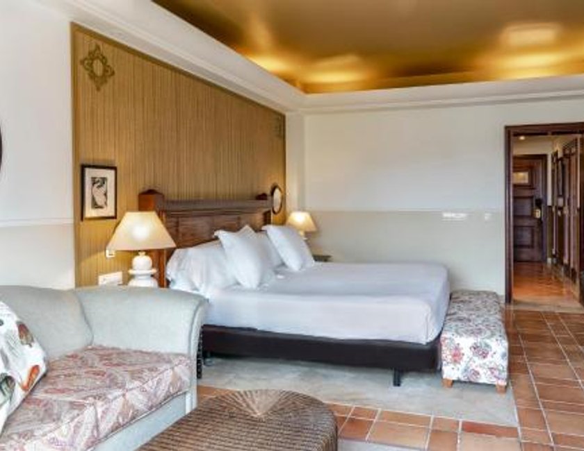 Habitación Triple Superior con vistas laterales al mar del hotel Vincci Selección La Plantación Del Sur. Foto 5