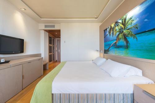 Habitación superior con balcón del hotel Nelva. Foto 10