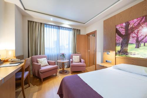 Habitación Familiar del hotel Nelva. Foto 4
